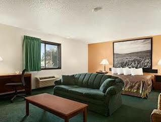 Super 8 By Wyndham Concordia Hotel Exterior foto